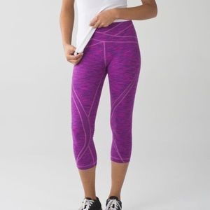 Lululemon Free Flow Crop — Size 2